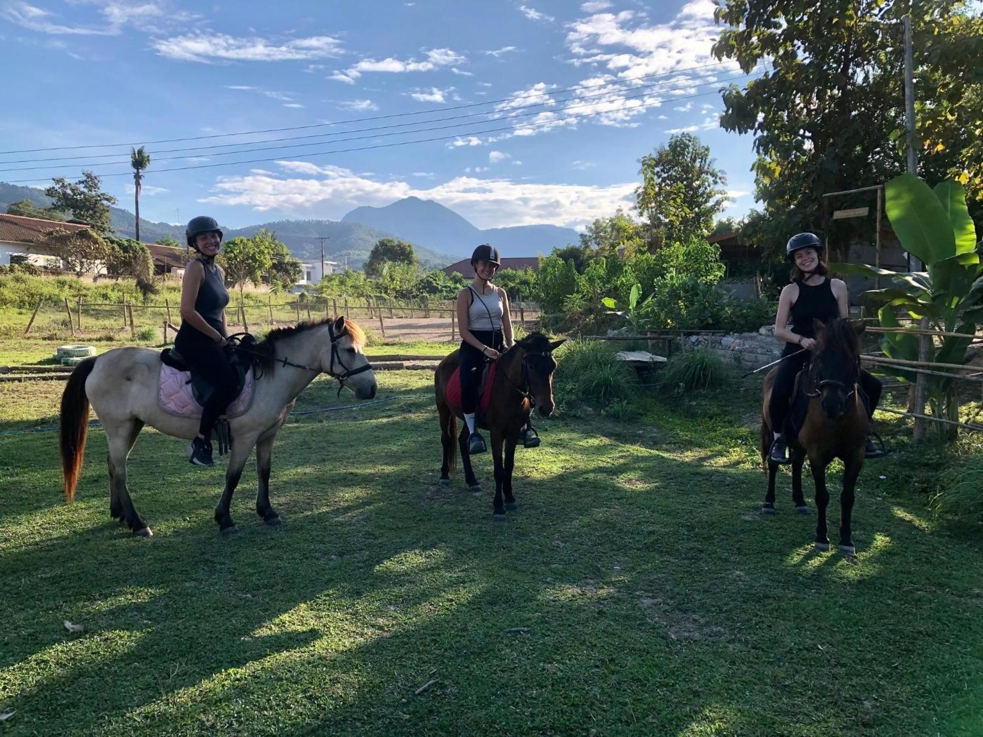 Namkhan Horses Stables لوانغ برابانغ المظهر الخارجي الصورة